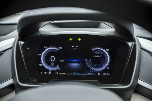 vi-dau-bmw-i8-hap-dan-nguoi-viet-7