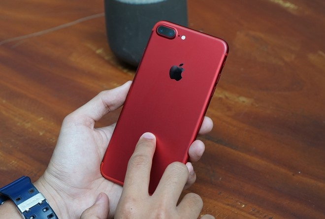 iPhone 7 Plus mau do ve Viet Nam voi gia 25 trieu dong hinh anh 1