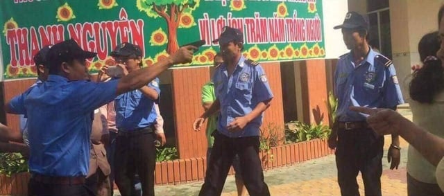  Nhóm bảo vệ rút súng uy hiếp các cán bộ trường Thanh Nguyên 