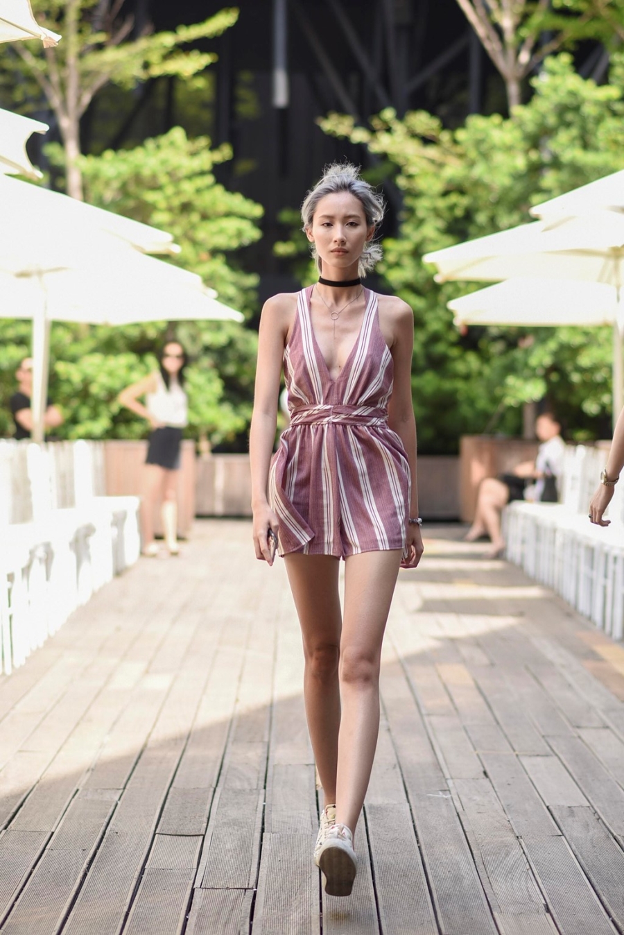 Lan Khue va dan mau mac sanh dieu tap catwalk hinh anh 6