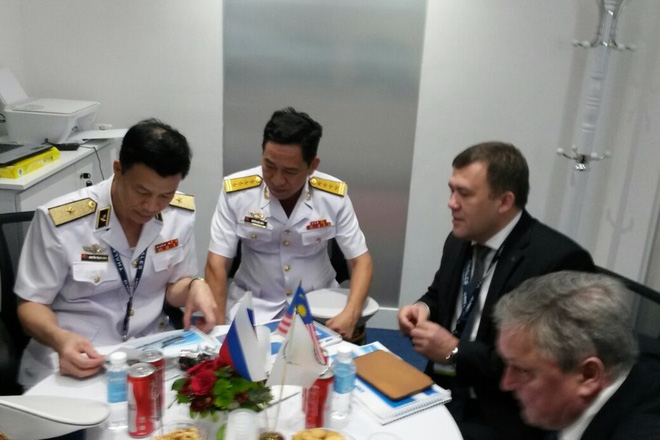 Nga giới thiệu tàu hộ vệ tàng hình tối tân mang tên lửa Club-K với HQVN tại LIMA 2017 - Ảnh 1.