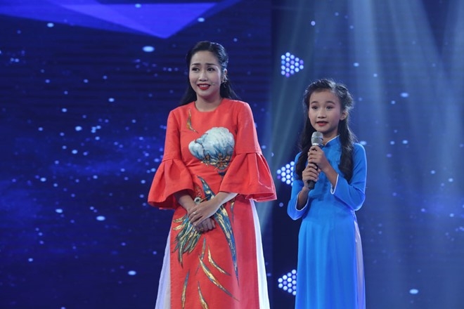 Be 9 tuoi duoc Quang Linh vi la 'ban sao nhi' Tung Duong hinh anh 6