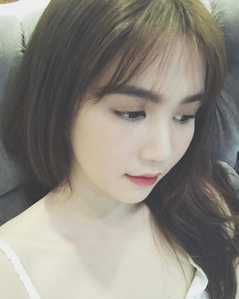 ngoc trinh sexy nong bong, nguoi tinh cu co tiec sau 2 thang chia tay? hinh anh 4