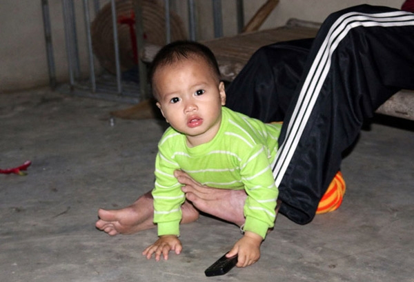  Rơi nước mắt hoàn cảnh chàng trai bị tai nạn mất tay, vợ bỏ đi, một mình chăm con thơ khát sữa - Ảnh 5.