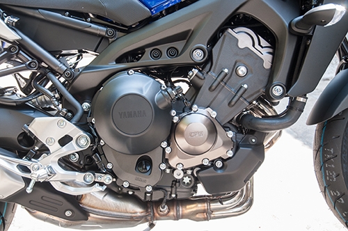 yamaha-mt-09-2017-10