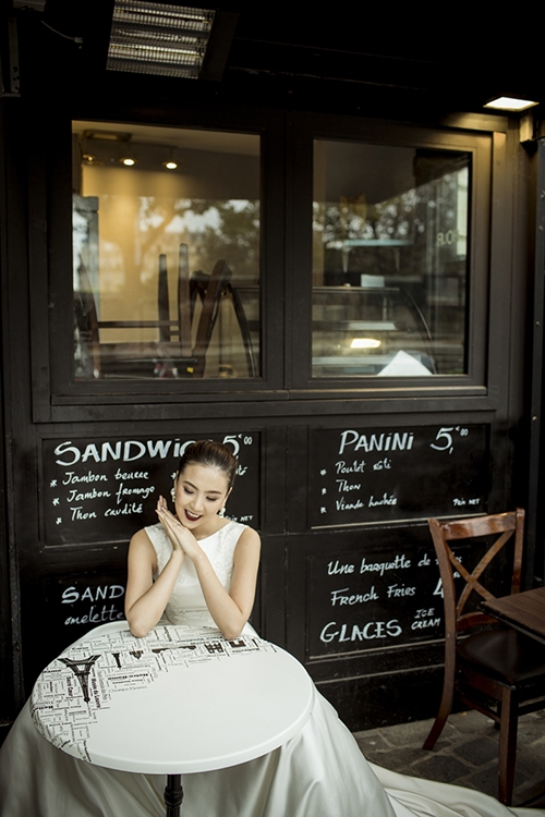 anh-cuoi-chua-tung-duoc-cong-bo-cua-co-gai-thoi-tiet-mai-ngoc-tiep-4