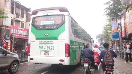 Cận cảnh 2 cây xăng lậu, 'nguỵ trang' kín mít ở Hà thành ảnh 12