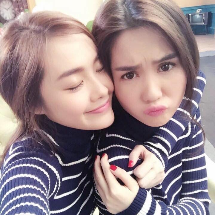 Linh Chi khoe ảnh hiếm của Ngọc Trinh nhưng bị đàn chị đối xử thế này hình ảnh 2 linh chi khoe anh hiem cua ngoc trinh nhung bi dan chi doi xu the nay hinh anh 2