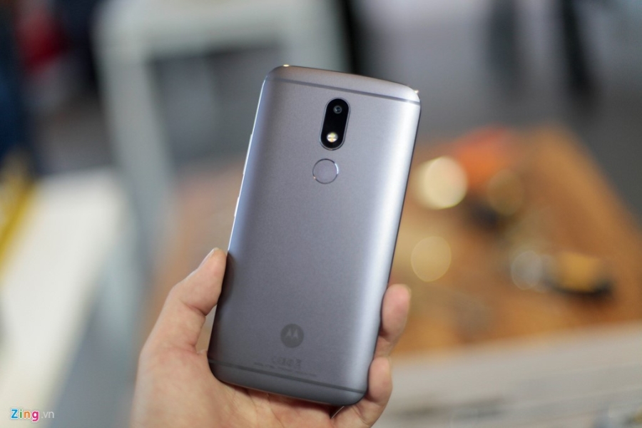Anh Moto M RAM 4 GB gia 6,9 trieu dong vua ve Viet Nam hinh anh 3