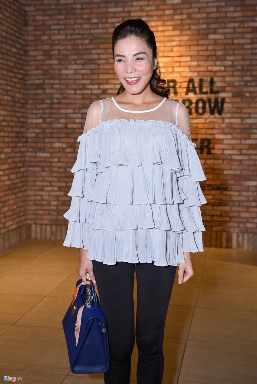 Dan sao Viet du su kien cong chieu phim 'Lo to' hinh anh 17