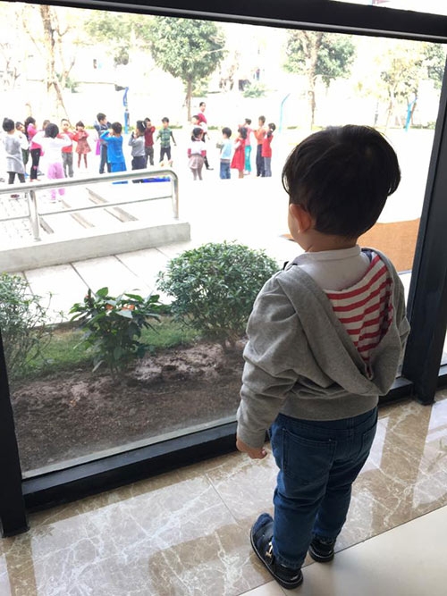 khanh thi khoe anh con trai ngay dau di hoc, ai cung giat minh voi bang hoc phi - 5