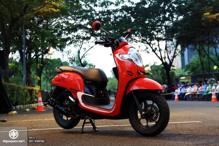 Honda Scoopy hoan toan moi gia khoang 1.335 USD hinh anh 2