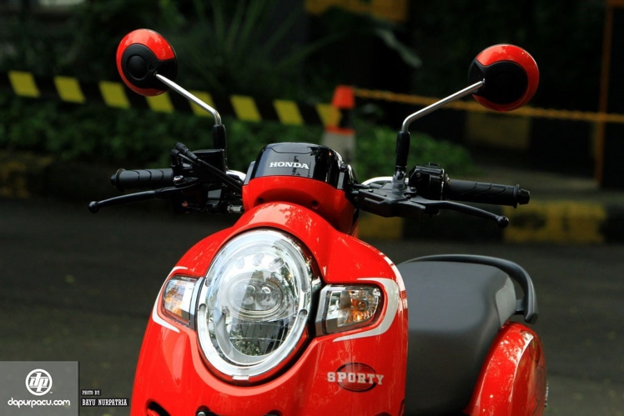 Honda Scoopy hoan toan moi gia khoang 1.335 USD hinh anh 3