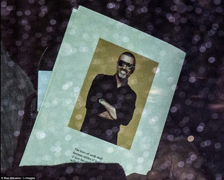 Le tang lang le cua ca si noi tieng George Michael sau 3 thang qua doi hinh anh 8