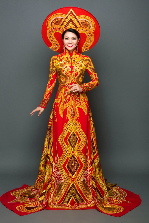ngoc-huyen-dien-ao-dai-long-lay-doi-man-5-kg-lam-mau-anh-2
