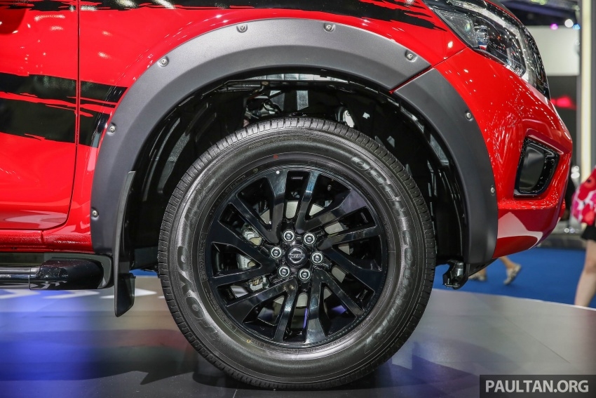 Nissan NP300 Navara Black Edition cực ngầu ra mắt tại Thái Lan