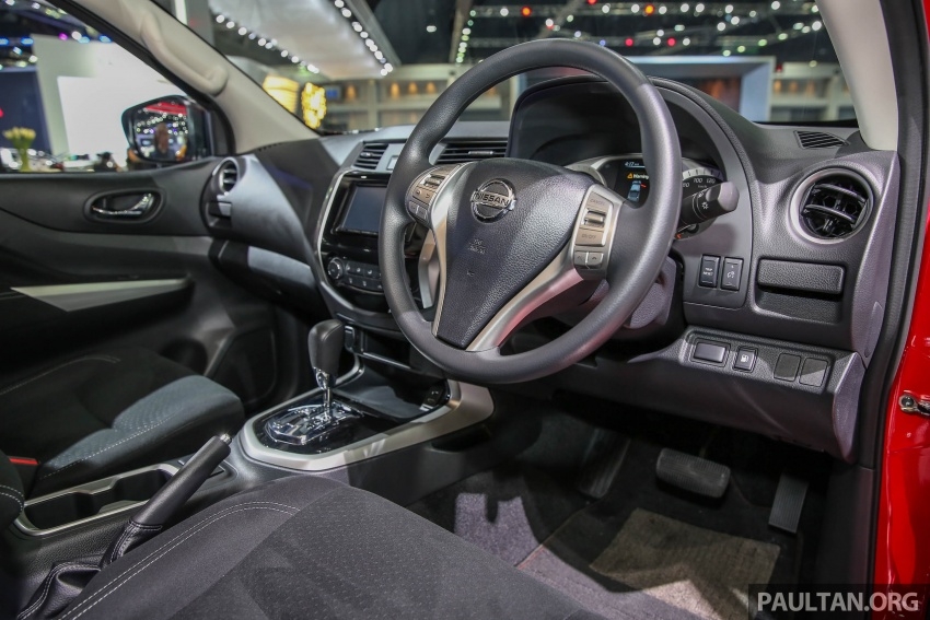 Nissan NP300 Navara Black Edition cực ngầu ra mắt tại Thái Lan