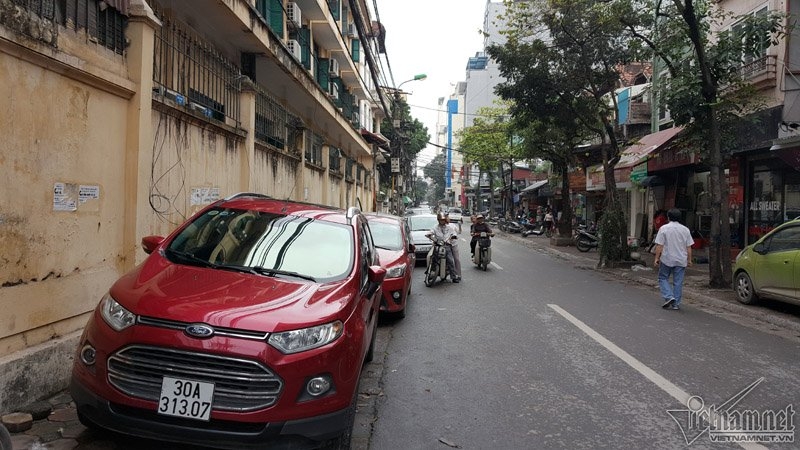 vỉa hè Hà Nội, dẹp vỉa hè, đỗ xe trên vỉa hè, quận 1