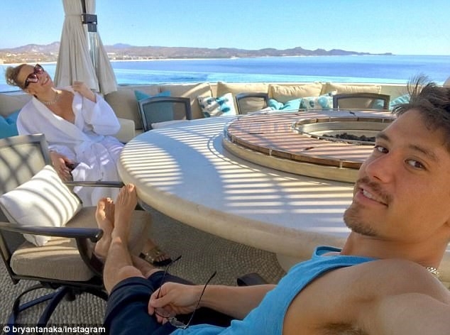 Mariah Carey vung hang trieu USD cho phi cong tre hinh anh 1