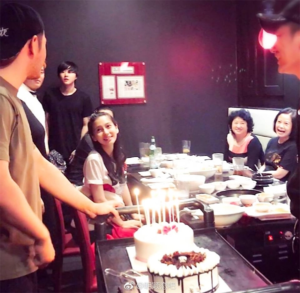angelababy-khoe-bi-quyet-lay-lai-phom-chun-sau-sinh-1