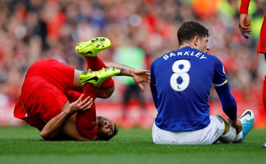 Trung ve Liverpool suyt gay chan o tran derby khoc liet hinh anh 3