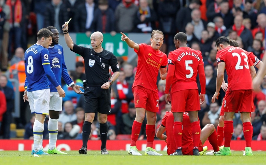 Trung ve Liverpool suyt gay chan o tran derby khoc liet hinh anh 4