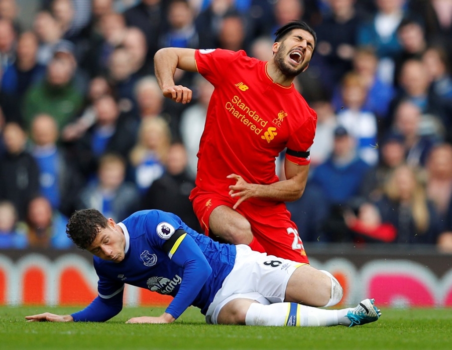 Trung ve Liverpool suyt gay chan o tran derby khoc liet hinh anh 9