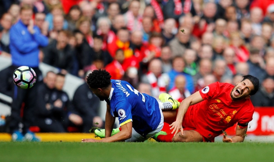 Trung ve Liverpool suyt gay chan o tran derby khoc liet hinh anh 10