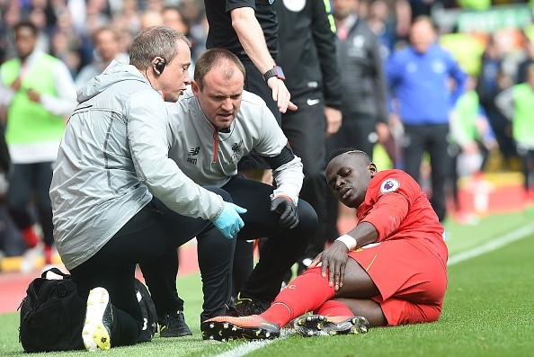 Trung ve Liverpool suyt gay chan o tran derby khoc liet hinh anh 11