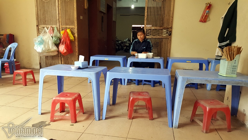 dẹp vỉa hè, quán ăn chui gầm cầu thang
