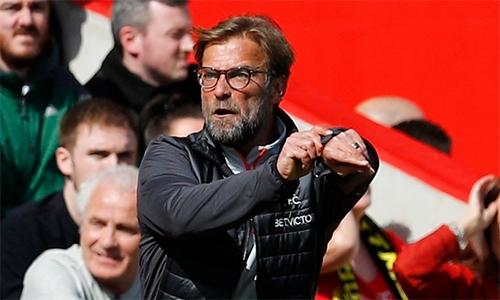 klopp-dung-hat-ten-toi-khi-tran-dau-chua-ket-thuc