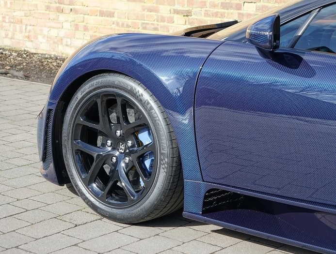 Bugatti Veyron cu rao gia gan 3 trieu USD hinh anh 4