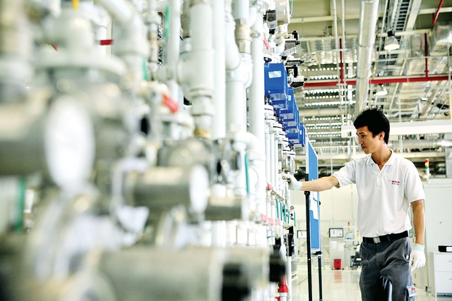 Sản xuất tại Việt Nam đã tăng nhanh vì nền kinh tế phục hồi và hội nhập mạnh mẽ (ảnh minh hoạ)