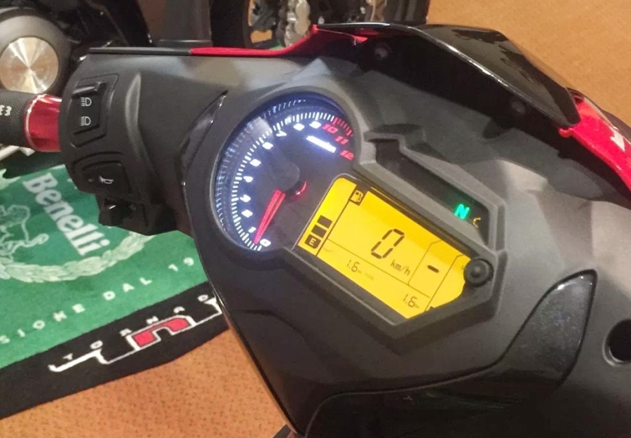 Chi tiet Benelli RFS150i 2017 - doi thu moi cua Exciter 150 hinh anh 4
