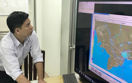 Đài khí tượng thủy văn khu vực Nam bộ đang theo dõi mây vệ tinh để phát hiện những cơn mưa trái mùa.