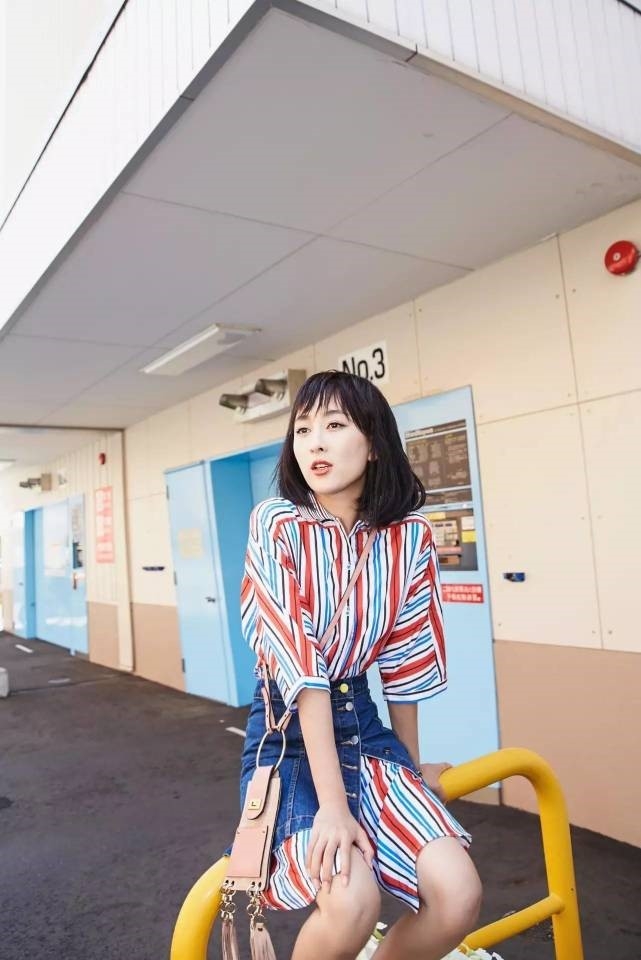 Sao the gioi chuong mot dong thung so mi de lo vat ao hinh anh 9