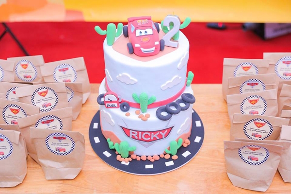 ngoc-thach-mung-sinh-nhat-2-tuoi-cho-con-trai-o-khach-san-5-sao-5