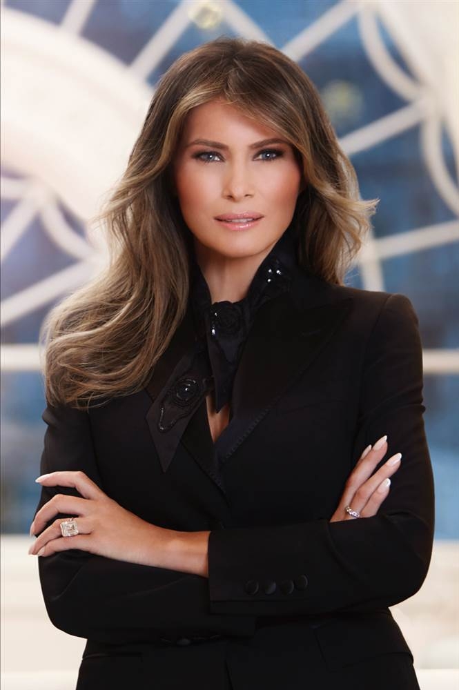 Ông Trump bị bóc mẽ vụ tặng tiền lương cho công viên