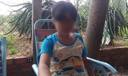 tiet lo ron nguoi cua be gai 11 tuoi bi cha va ong noi xam hai tinh duc - 1