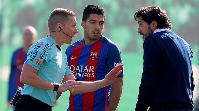 Ấn định trọng tài bắt trận Siêu kinh điển, phe Barca bắt đầu gây áp lực - Ảnh 2.