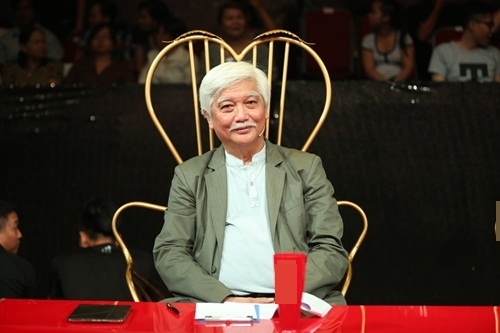 nhac si 70 tuoi duc huy dua vo kem minh 44 tuoi va con trai nho toi truong quay - 8