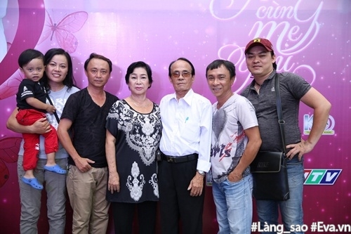 nhac si 70 tuoi duc huy dua vo kem minh 44 tuoi va con trai nho toi truong quay - 17