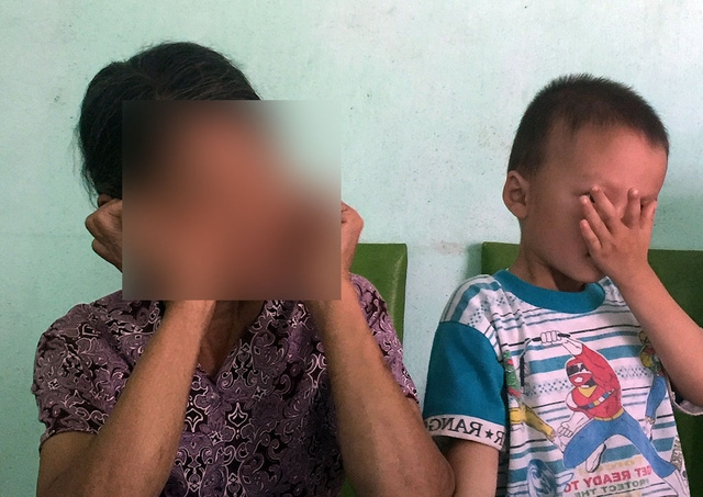  Bà Tr. kể lại sự việc. Ảnh: Tâm Trí 