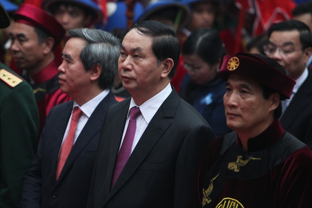  Chủ tịch nước Trần Đại Quang và đoàn đại biểu chuẩn bị Nghi lễ Dâng hương tưởng niệm các Vua Hùng tại Đền Thượng (Ảnh: Quý Đoàn) 