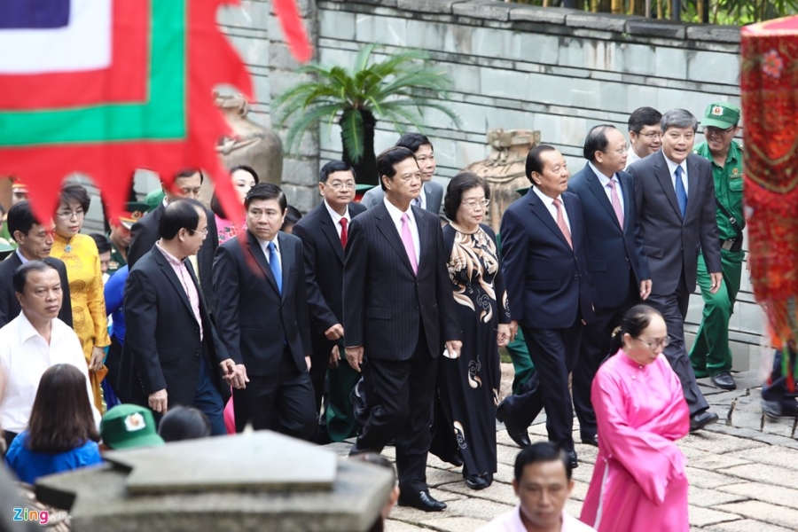 Hang nghin nguoi Sai Gon du le hoi tuong nho Vua Hung hinh anh 3