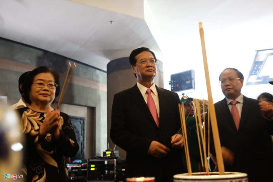 Hang nghin nguoi Sai Gon du le hoi tuong nho Vua Hung hinh anh 8