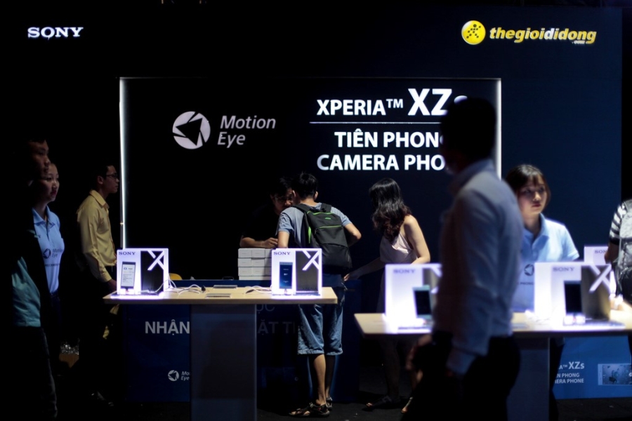 Le hoi trinh dien Sony Xperia XZs thu hut hang nghin ban tre Sai Gon hinh anh 2