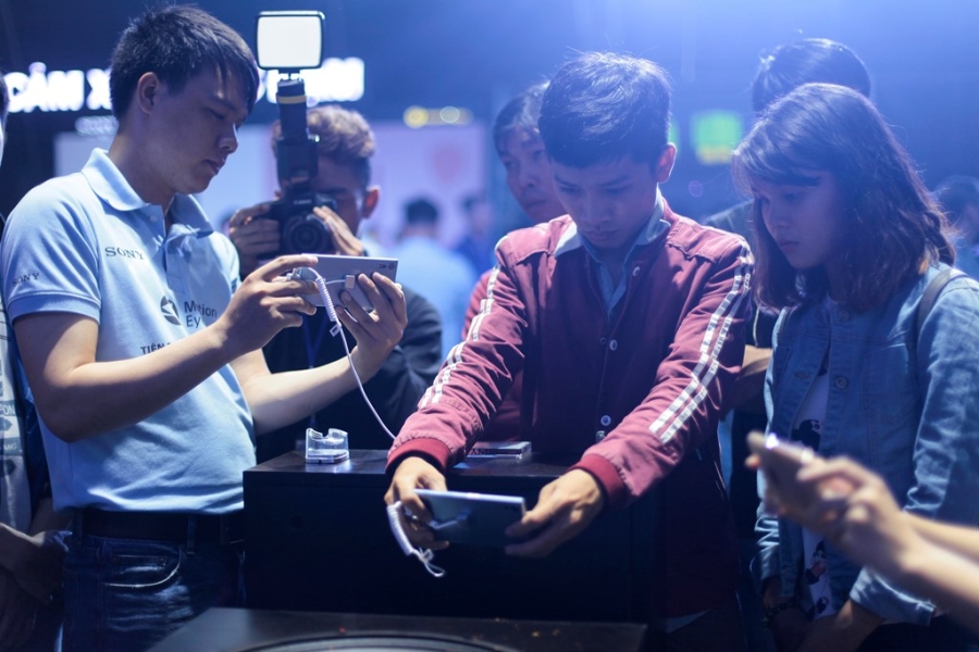 Le hoi trinh dien Sony Xperia XZs thu hut hang nghin ban tre Sai Gon hinh anh 7