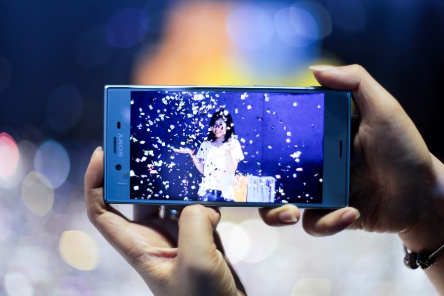 Le hoi trinh dien Sony Xperia XZs thu hut hang nghin ban tre Sai Gon hinh anh 10
