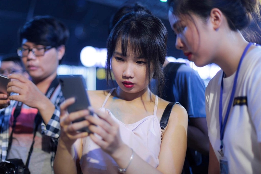 Le hoi trinh dien Sony Xperia XZs thu hut hang nghin ban tre Sai Gon hinh anh 12